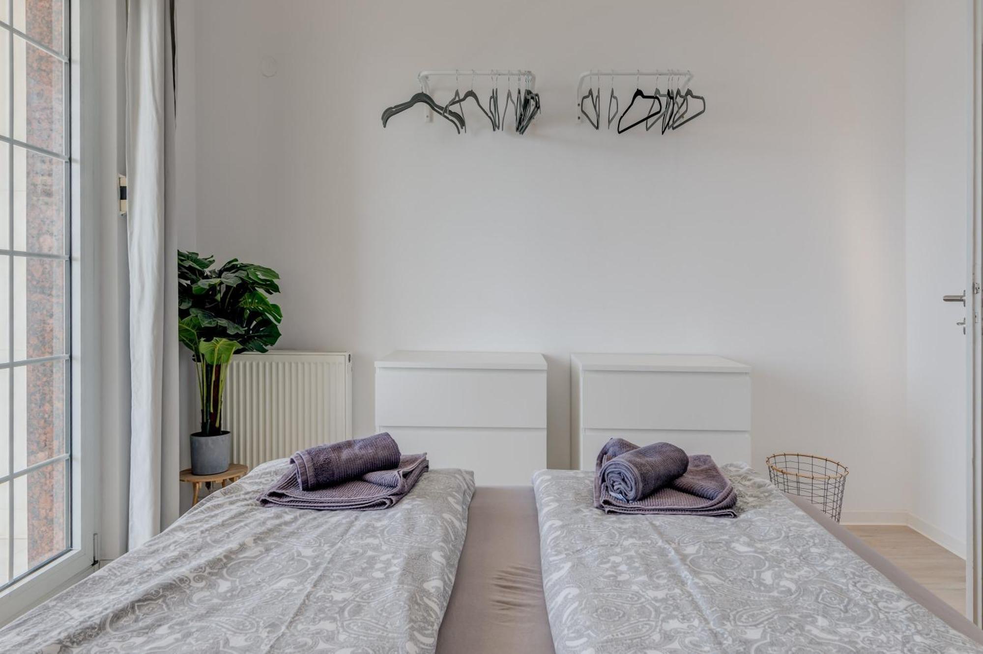 Apartments With Pool Vrdoljak Омиш Номер фото