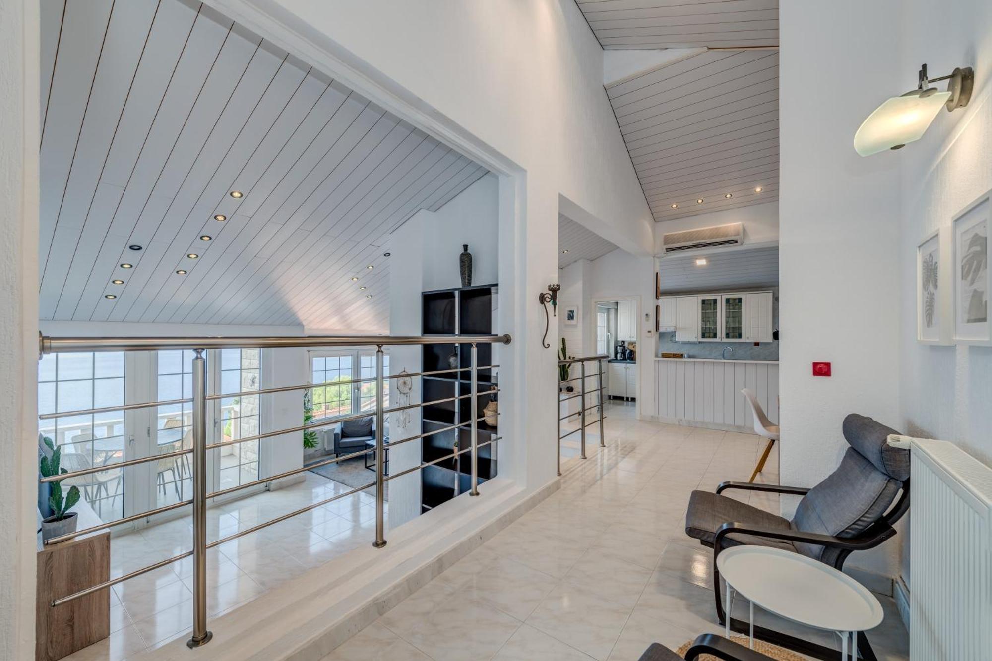 Apartments With Pool Vrdoljak Омиш Номер фото