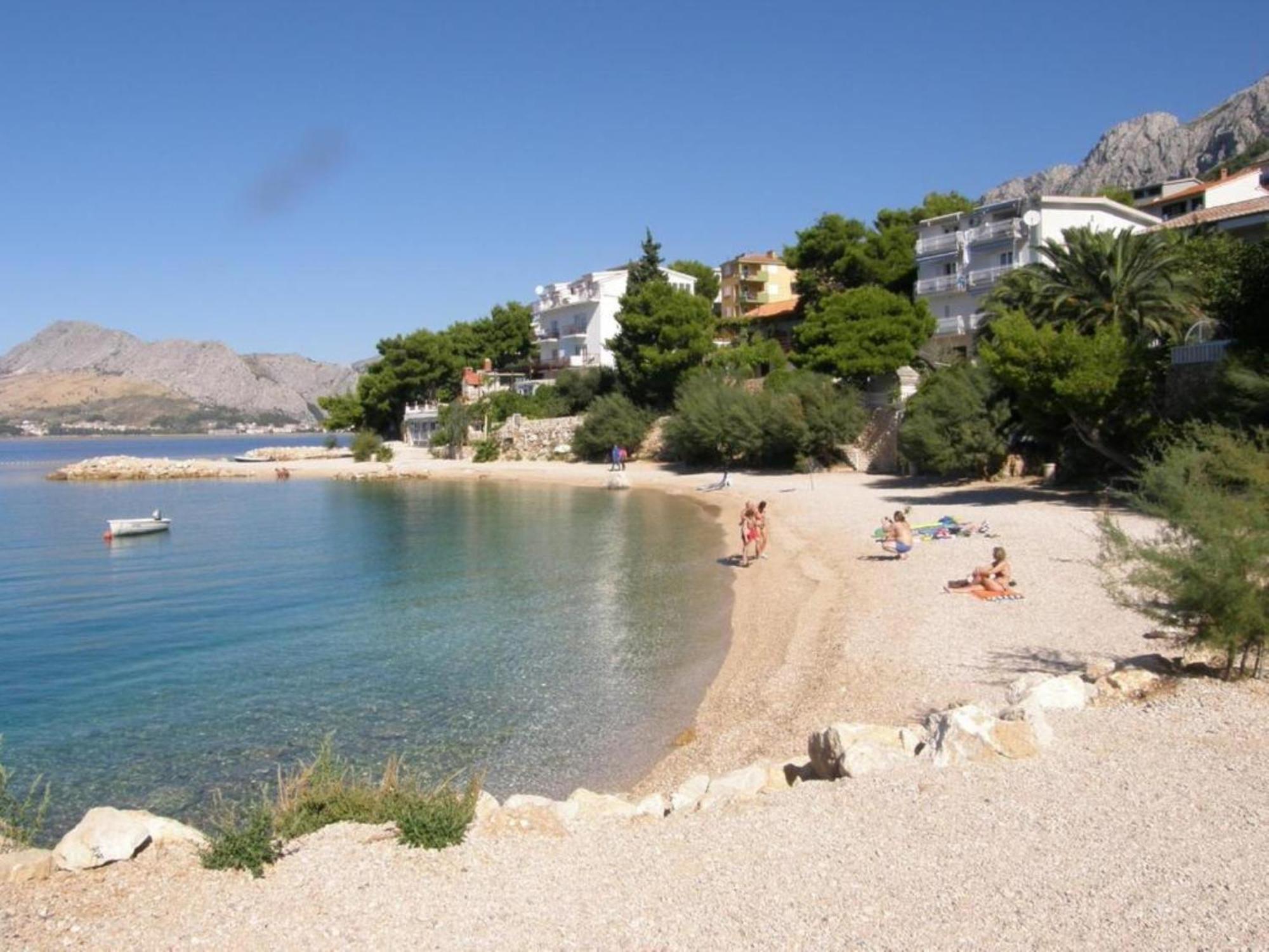 Apartments With Pool Vrdoljak Омиш Номер фото